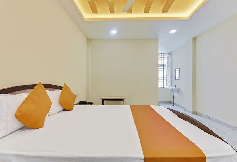 酒店 Spot On 46956 Kalparukshaa Lodge