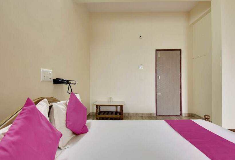 酒店 Spot On 48860 Anil Lodge