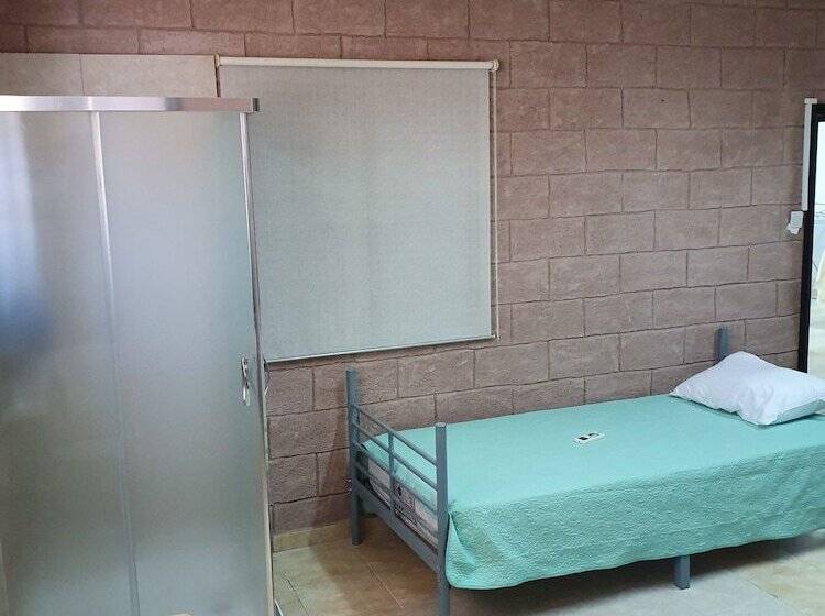 פנסיון Acticon Rooms Larnaca