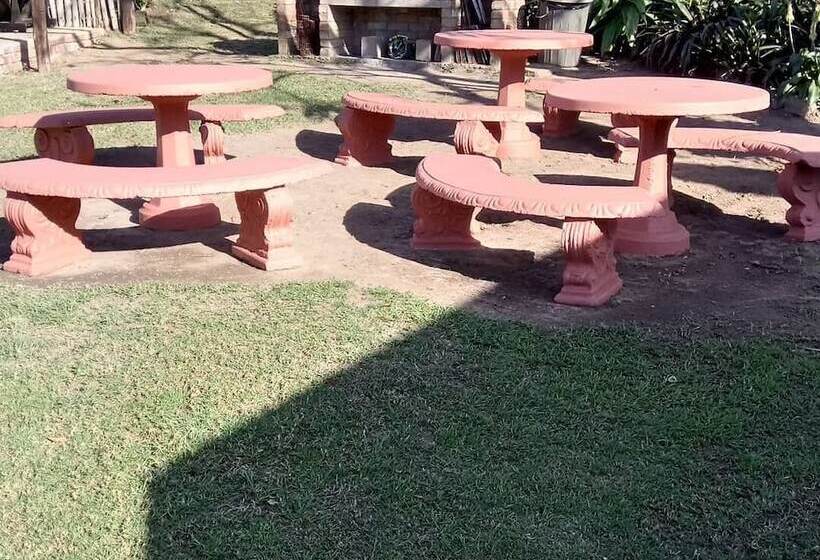 بنسيون Emoyeni Country Lodge