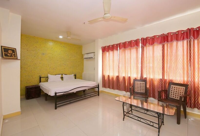 Spot On 44921 Hotel Satkar