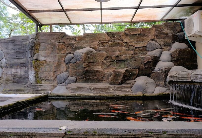 فندق صغير Spot On 2448 Hotel Tlogorejo 2