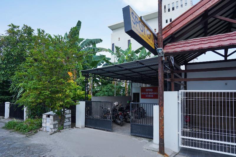 فندق صغير Spot On 2479 Berkah Residence Syariah