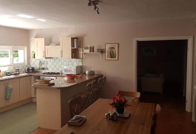 ベッドアンドブレックファースト Chez Black And White