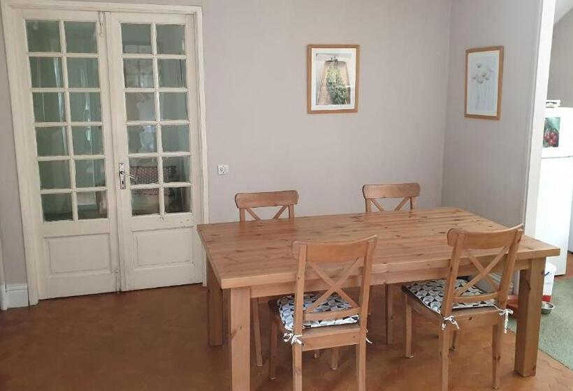 ベッドアンドブレックファースト Chez Black And White