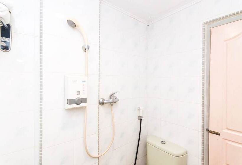 فندق Grand Palace By Oyo Rooms