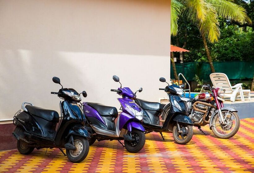 בית מלון כפרי Lazy Frog Goa