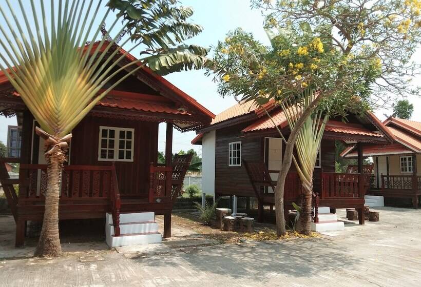 فندق Raveekan Resort