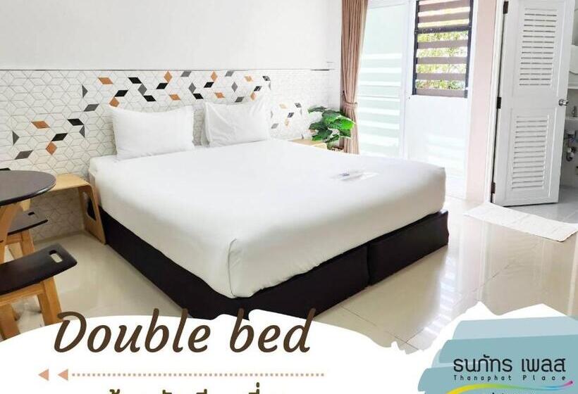 בית מלון כפרי Thanaphat Place