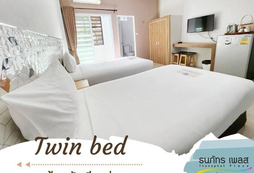 בית מלון כפרי Thanaphat Place