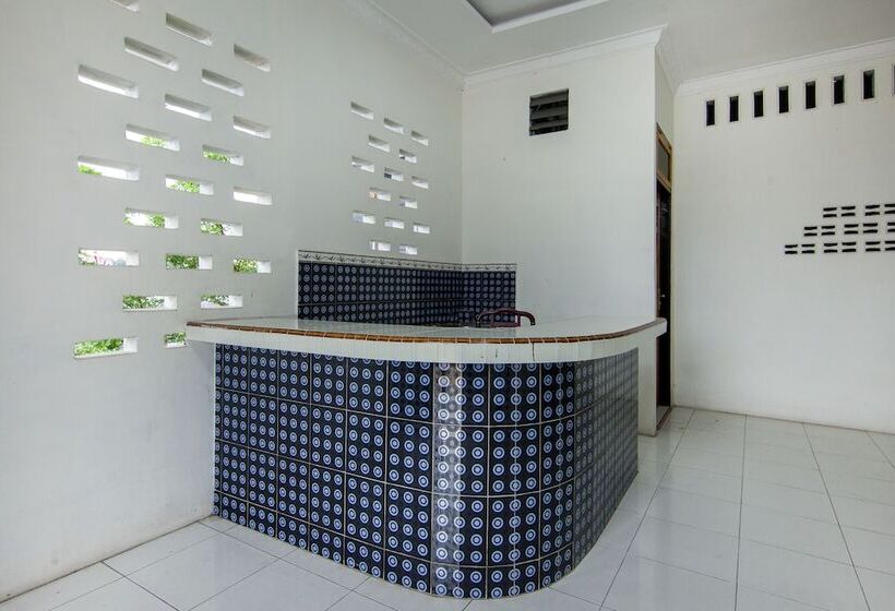 فندق Wisma Syariah By Oyo Rooms