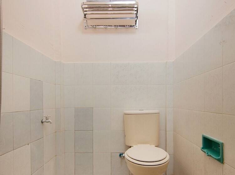 فندق Wisma Syariah By Oyo Rooms