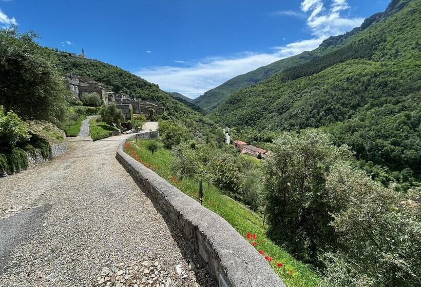 דירת נופש Stunning Medieval Setting Surrounded By Mountains