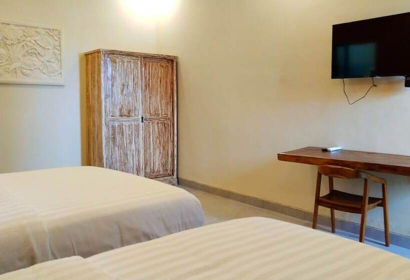 Umah Dangin Guesthouse   Hostel