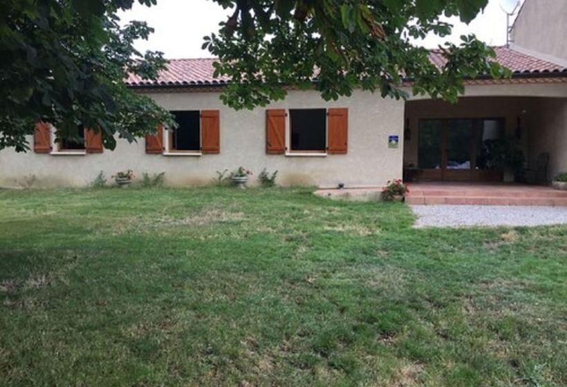 ベッドアンドブレックファースト Chambres Ambroisie