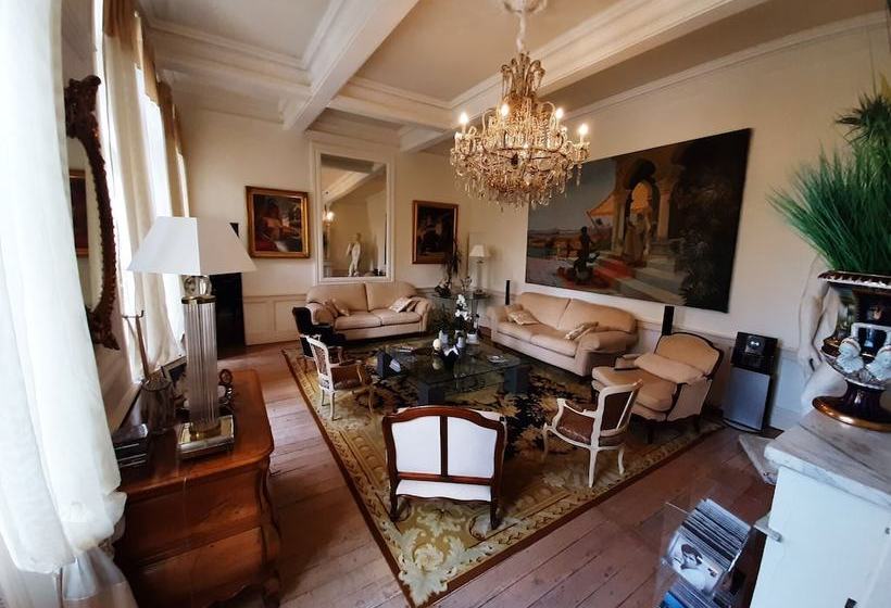호텔 Enchanting Apartment In Marquefave With Private Whirlpool