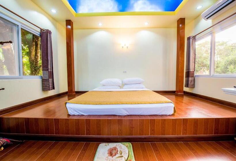 هتل Poomvarin Resort