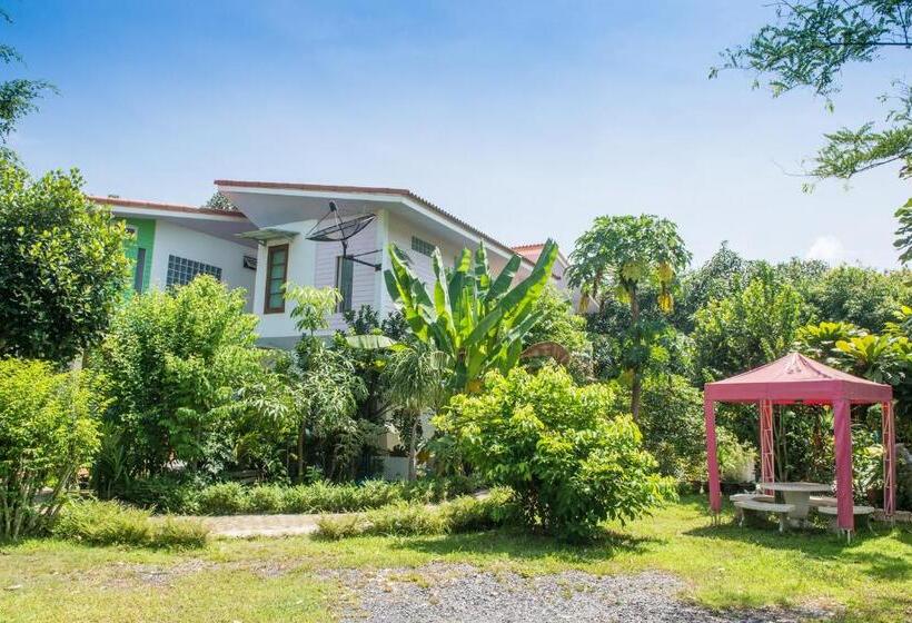 هتل Poomvarin Resort