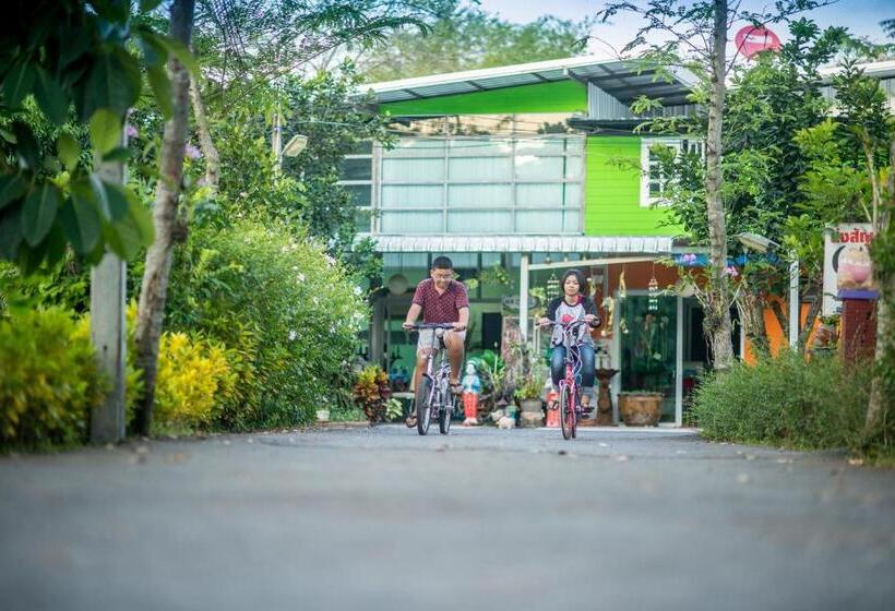 هتل Poomvarin Resort