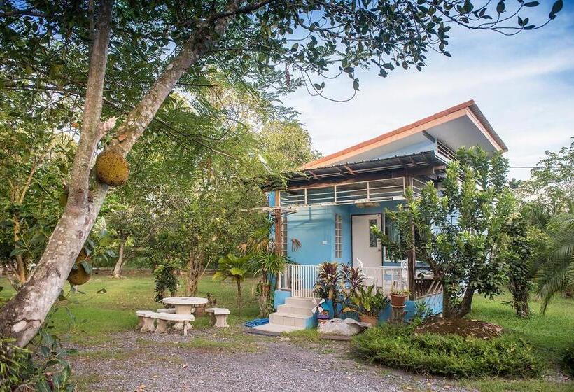 هتل Poomvarin Resort