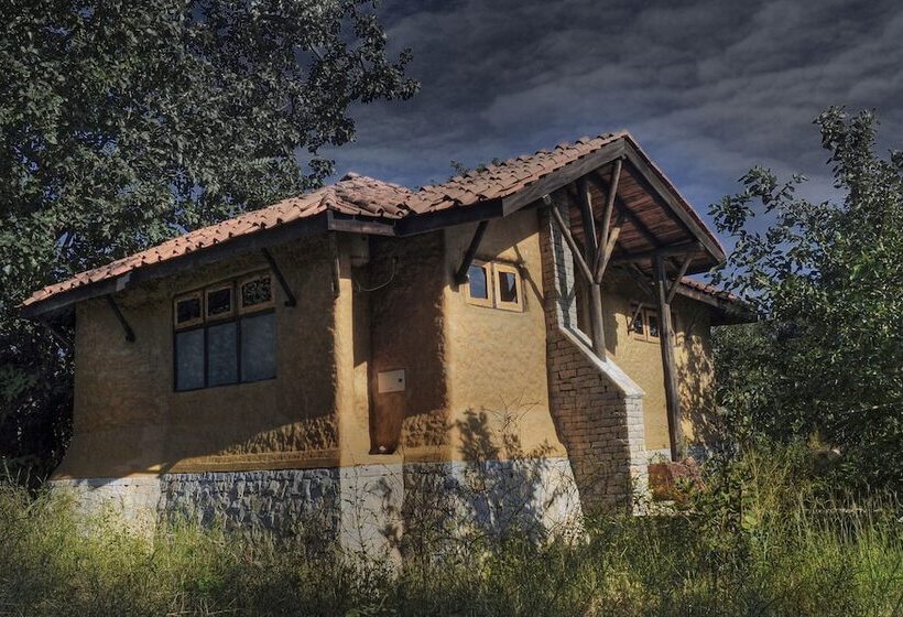 호텔 Pugdundee Safaris  Kanha Earth Lodge
