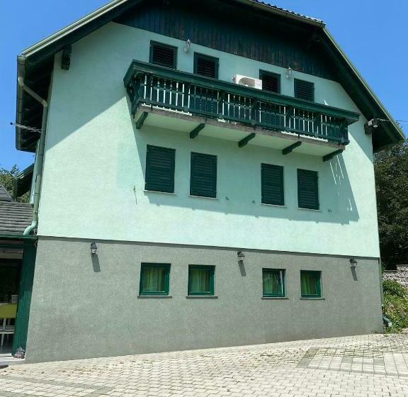 هتل Villa Lika Annex