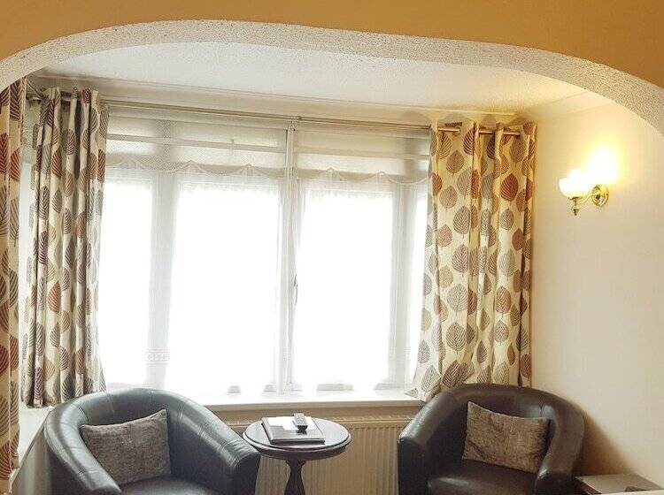 بنسيون Penryn Guest House