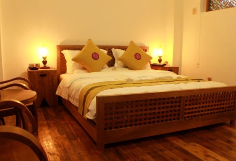 Chuxiong Courtyard China Theme Hostel