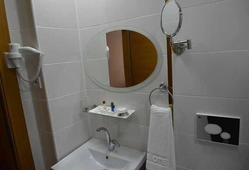 Hasan Celebi Otel