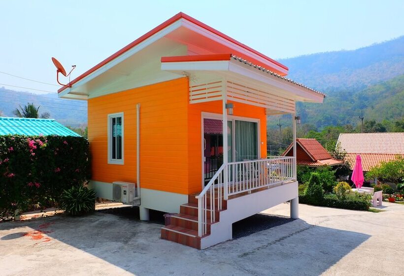 Отель Baan Waraporn Resort