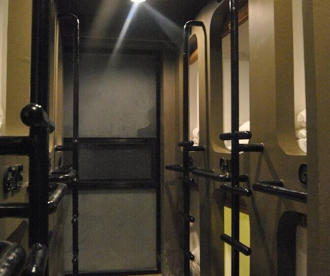 هتل Capsule Hostel Chiangkhan