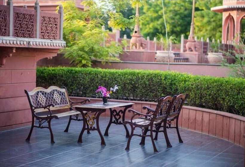 Отель Chouki Dhani Resort