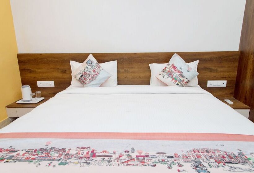 فندق Divine Inn By Oyo Rooms