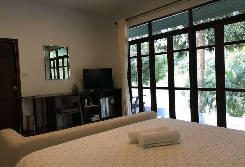 فندق Doembang Villa