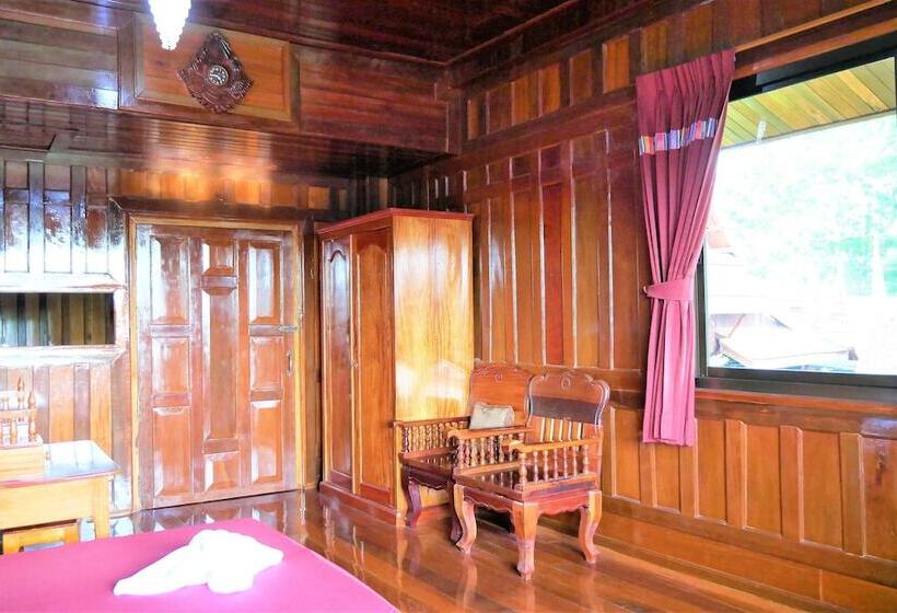 فندق Jittrasrom Resort