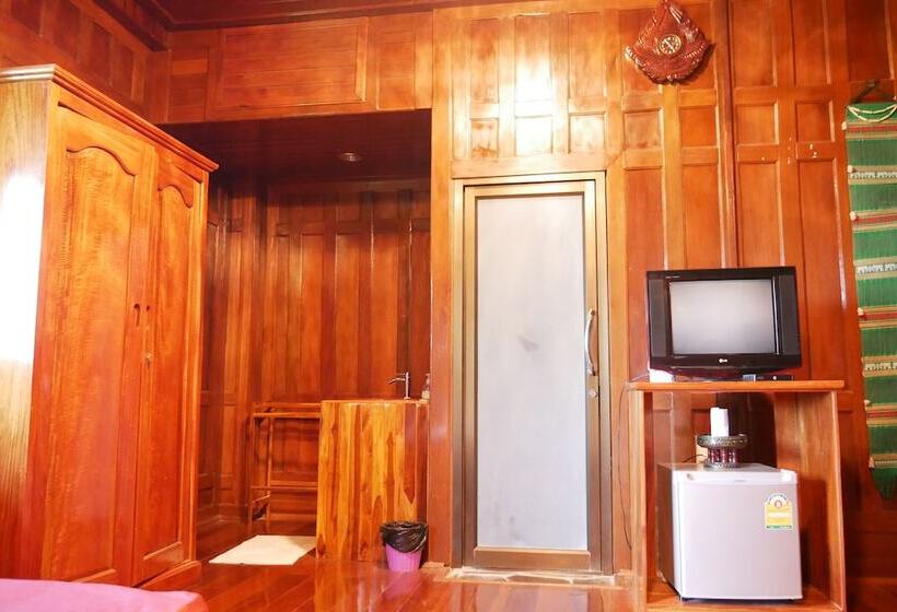 فندق Jittrasrom Resort