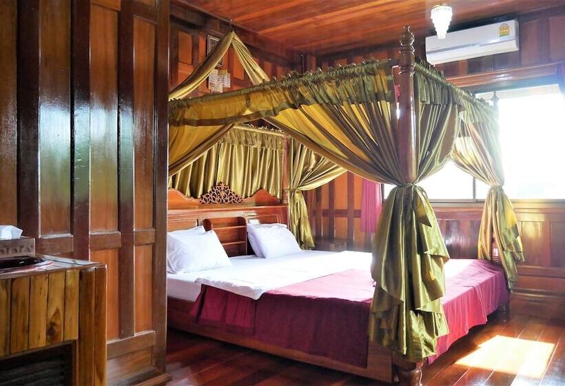 فندق Jittrasrom Resort