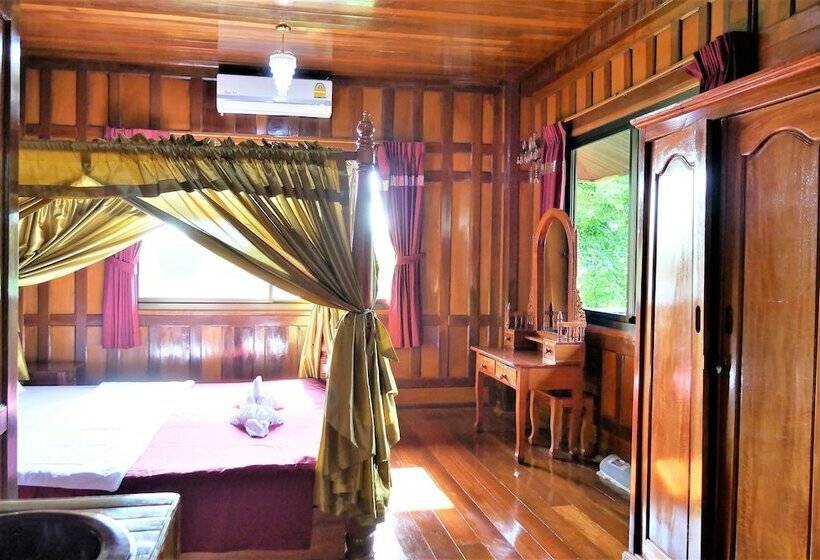 فندق Jittrasrom Resort