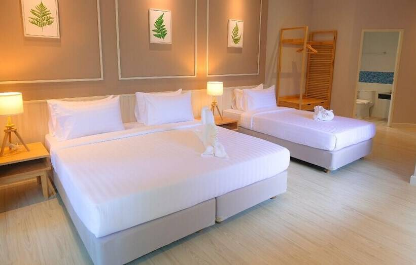 هتل Phukaew Resort & Adventure Park