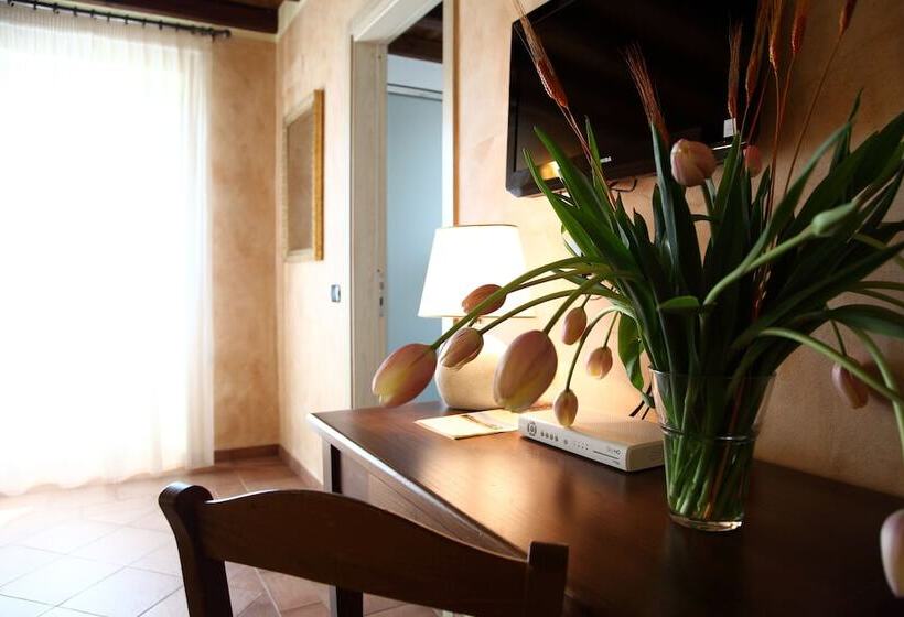 田舎風ホテル Agriturismo Creta Rossa