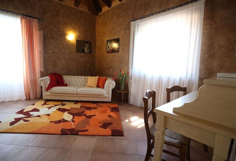 田舎風ホテル Agriturismo Creta Rossa