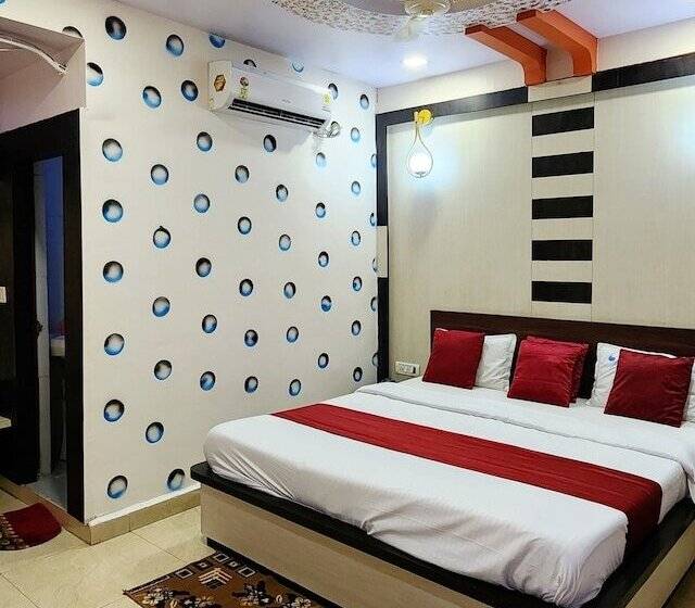 Отель Satpura Safari