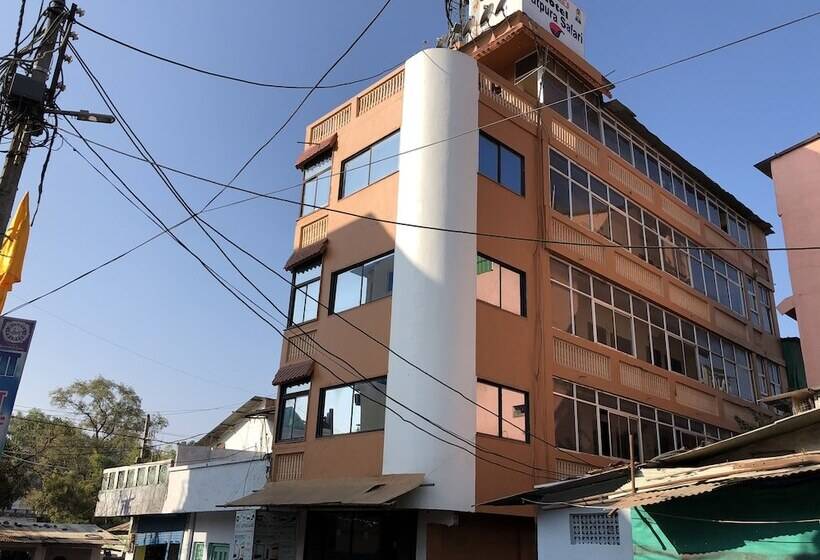 Отель Satpura Safari