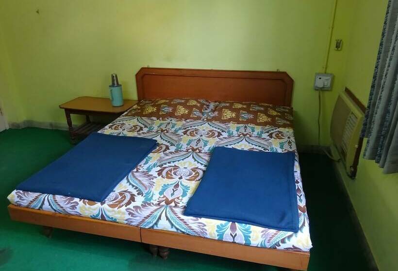 فندق Shantinath Palace