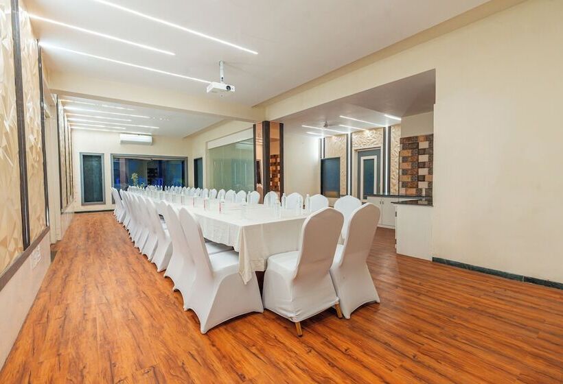 Отель Treebo Westview