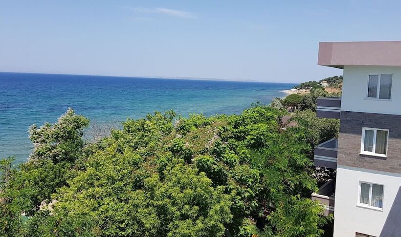 هتل Troas Beach
