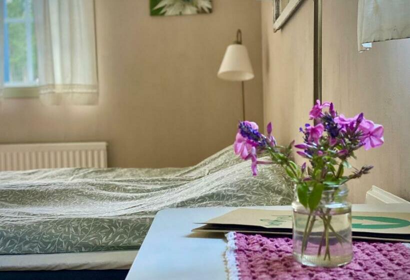 Пансион Ekologiska Fru Gran B&b I Tiveden