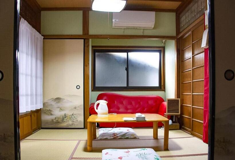 بنسيون Guest Cafe Kuchikumano