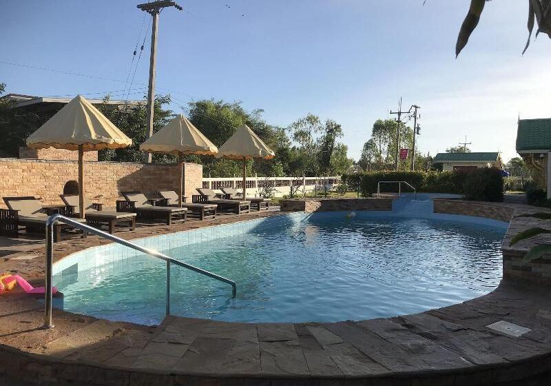 بنسيون The Orchid Resort & Relax