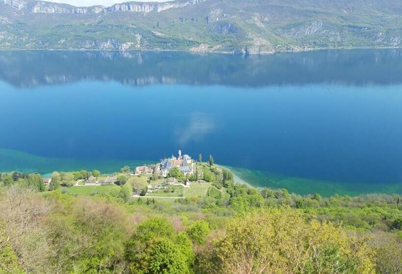 مبيت وإفطار Valreley, Chambres Et Table D Hôtes Eco Friendly Avec Bain Nordique Au Sud Du Massif Du Jura